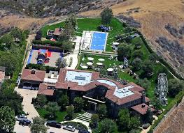 Beautiful View Of The Backyard Jenner House Kardashians House Dream House Exterior