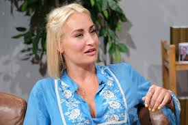 Singer sarah connor attends the ein herz fuer kinder gala at ullsteinhall at axel springer building on december 6, 2008 in berlin, singer sarah connor is preforming during the unesco benefit gala for children 2008 at hotel maritim on november 01, 2008 in cologne, germany. Sarah Connor Ich Bekomme Kein Kind Mehr Gala De