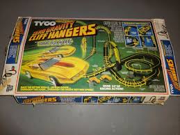 Tyco Zero Gravity Cliff Hanger Slot Car Set Nite Glow Corvettes Tyco In 2020 Slot Car Sets Slot Car Racing Sets Tyco Slot Cars