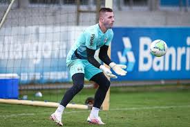 And he is 187cm tall. Cerro Porteno Fecha Com Jean Ex Sao Paulo E Paulo Victor Segue No Gremio
