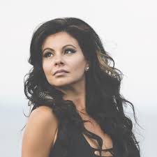 Crystal Belanger's Instagram, Twitter & Facebook