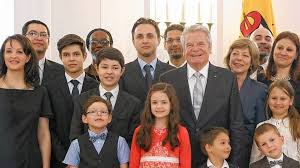 Zieh dir die schussweste an und verteidige deine intressen selber in. Neuburger Als Bereicherung Politik