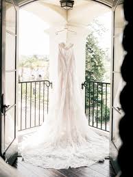 Simple Elegance At The Santa Barbara Club Real Wedding Santa Barbara Club El Presidio Wedding Gown Inspiration Classic Wedding Inspiration Bridal Designs