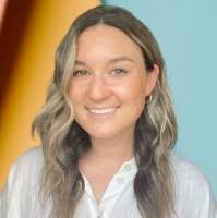 Shannon Tapp's Instagram, Twitter & Facebook