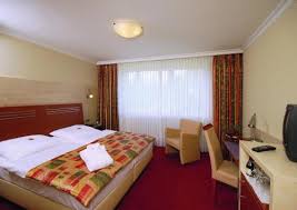 On site car parking is available at the hotel. Garten Hotel Ponick In Cologne From 72 Trabber Hotels