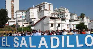 Último precio 50.000 se vende amplio piso. Vecinos Piden Mas Presencia Policial En El Barrio De El Saladillo De Algeciras Tras Otro Tiroteo