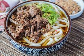Recipe For Niku Udon A Japanese Noodle Soup With A Seasoned Dashi Base Thick Udon Noodles And Thinly Sliced Beef Recipes Beef Soup Recipes Udon Noodle Soup