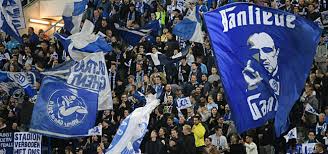 Bram deceuninck maurice verdoncklaan 15 9050 gentbrugge 0477/46.30.67 bram_deceuninck@hotmail.com basil de braekeleir leeuwerikstraat 16 9000 gent 0479 95 71 02 basil@acasa.be Aa Gent Jaagt Supporters Verder Op Stang
