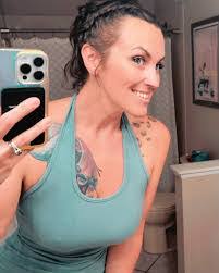 Ashley Starr's Instagram, Twitter & Facebook