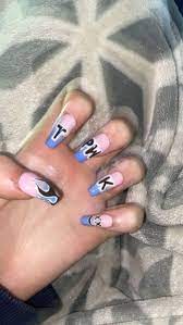 16 Cute Christmas Nail Designs 2020 Holiday Nail Art Ideas Beauty Home In 2021 One Direction Nails Concert Nails Harry Styles Nails