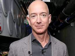 Jeff bezos' blue origin delayed the first launch of its new glenn rocket by a year, citing the loss of pentagon contracts to competitors spacex and ula. Jeff Bezos Erklart Warum Der Tod Von Amazon Unausweichlich Ist Business Insider
