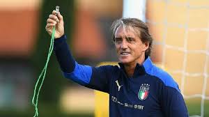 Trent'anni dopo, con la mancini&mancini, il gruppo consolida il suo ruolo da leader specializzato non solo nel commercio all'ingrosso ma includendo la vendita al dettaglio nel settore degli accessori per. Timnas Italia Samai Rekor 30 Kali Tak Terkalahkan Roberto Mancini Merendah Bola Tempo Co