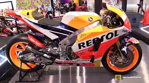 Marc márquez se fue al suelo al intentarlo. 2018 Honda Rcv213 Moto Gp 93 Marc Marquez Racing Bike Walkaround Debut At 2018 Eicma Milan Youtube