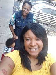 nail salon recommendations? i want to take my mom to get a mani for her  birthday😊