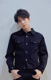 Love Yourself Tear Concept Photo R Version 슈가 Bts Concept Photo Bts Photo Yoongi