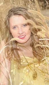 Trina Hooper's Instagram, Twitter & Facebook