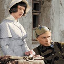Офицеры — смотреть в эфире. V Den Zashitnika Otechestva Pervyj Kanal Pokazhet Kultovyj Film Oficery V Cvete Vokrug Tv