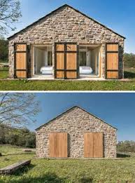 Maison Pierre Et Bois Renovee En Espagne Qui Associe La Tradition Et La Modernite Maison En Pierre Maison De Vacances Facade Maison