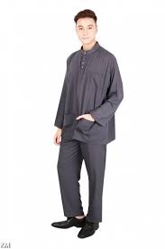 Baju melayu modern berhasil merebut perhatian. Nabil Men Baju Melayu Cekak Musang M21109
