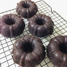 Pear bundt cake next time you make cake from a mix, try my easy and delicious recipe. Mini Chocolate Bundt Cakes Judyfoodie