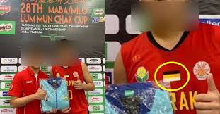 Kuliah maghrib sempena himpunan 3 menteri besar pantai timur (himpun) 22 ogos 2019⏰ 07.45 malam stadium tertutup gong badak. Belum Reda Isu Jalur Gemilang Tular Dakwaan Bendera Negeri Perak Terbalik Di Jersi Pemain