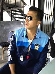 Born 23 february 1976) is a singaporean actor, singer and film director currently based in negeri sembilan, malaysia.he is largely known in malaysia and also in some countries such as taiwan, hong kong, india, brunei and singapore. Aaron Aziz Kotakberbunyi Portal Hiburan Tanahair