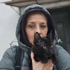 BACTERIA KPC La "superbacteria", Klebsiella pneumoniae carbapenemasa (KPC),  se presenta, principalmente, en unidades de cuidados intensivos en  hospitales y tiene la capacidad de resistir a la mayoría de los  antibióticos. Afecta a