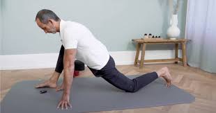 The muscles that move the lower leg typically originate on the femur and insert into the bones of the knee joint. Atlas Correction Cause Treatment Exercises Liebscher Bracht
