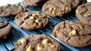 Combine cake mix, eggs and melted butter in a large mixing bowl and beat until well mixed. Lh3 Googleusercontent Com 1fwdcl Adp7nfapt4qjha