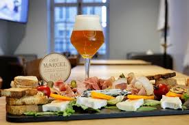 Chez marcel vous propose un grand choix de vos plats préférés disponibles à emporter, en clic & collect ou en livraison ! Chez Marcel Arras 30 Rue De La Taillerie Menu Preise Restaurant Bewertungen Tripadvisor