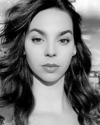 Vi välkomnar vår nya kollega Helena som börjar på måndag!😍Helena utbildade  sig till frisör i Kroatien och har 5 års erfarenhet som barberare. Du kan  boka henne redan nu via vår web!