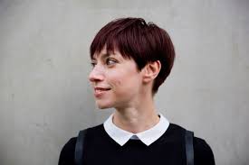 Erin Hinton's Instagram, Twitter & Facebook