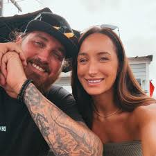 Amanda Lovell (@amanda.lovell.14) • Facebook