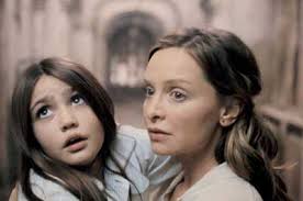 Film Review: Fragile (2005)