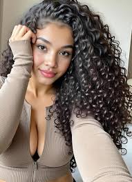 Hola buenas tardes morena hermosa