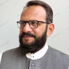 Begum Kulsoom Nawaz is undergoing surgery today. Nawaz Sharif saw her off  before she was taken to the theatre in central London hospital. GWS Kalsoom  Nawaz! ❤️