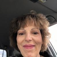 Robyn Rossi's Instagram, Twitter & Facebook