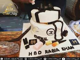 Make up theme cake (cf904). Makeup Theme Cake For Girls Birthday Online Cake Order And Delivery In Lahore Customize Fondant Cakes