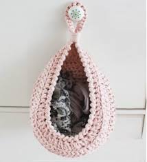 Discover patterns for knitting, sewing, crochet and more. Simple Crochet Hanging Basket Free Pattern American Yarns