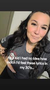 Ash (@ashleywickizer)