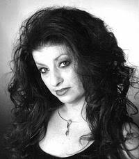 Dione Farr Obituary (2009)