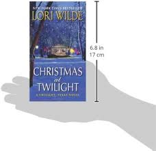 Christmas at Twilight: A Twilight, Texas Novel: 9780062310248: Wilde, Lori:  Books - Amazon.com