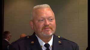 Off-duty firefighter awarded for saving lives