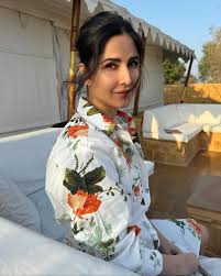 Don't Be Late to Meet Katrina Kaif ...