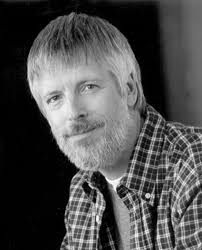 Amazon.com: Piercing the Darkness: Frank E. Peretti: Libros