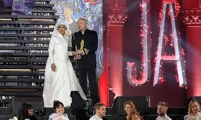 Kunstfigur „conchita wurst seit 2011 tritt neuwirth als dragqueen conchita wurst bzw. Life Ball 2018 Silberhochzeit Am Rathausplatz Zum 25 Jubilaum Kleinezeitung At