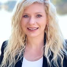 Amanda Moncure's Instagram, Twitter & Facebook