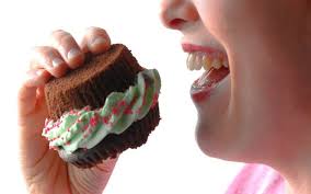 Terjemahan dari orang makan orang di bahasa inggris. Lewat Makanan 3d Banyak Orang Makan Manis Untuk Perbaiki Suasana Hati