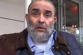 قال رجل الأعمال أشرف السعد، إنه يعاني من انزلاق غضروفي عقب إصابته بفيروس كورونا وأعلن السعد، خبر مفاجأة وهو عودته إلى القاهرة خلال أيام بعد رحلة غياب طويلة عن مصر امتدت. Ø£Ø´Ø±Ù Ø§Ù„Ø³Ø¹Ø¯ Ù‚Ø±Ø±Øª Ø§Ù„Ø¹ÙˆØ¯Ø© ÙÙˆØ±Ø§ Ù„Ù…ØµØ± Ø¨Ø¯Ù„ Ø¯ÙÙ†ÙŠ ÙÙŠ ØªÙ„Ø§Ø¬Ø© Ø§Ù„Ù…ØµØ±ÙŠÙˆÙ†