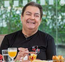O programa é um dos mais antigos da emissora ainda no ar. Idade De Fausto Silva Impressiona Web E Artista Ganha Elogio Ta Bem Conservado Purepeople